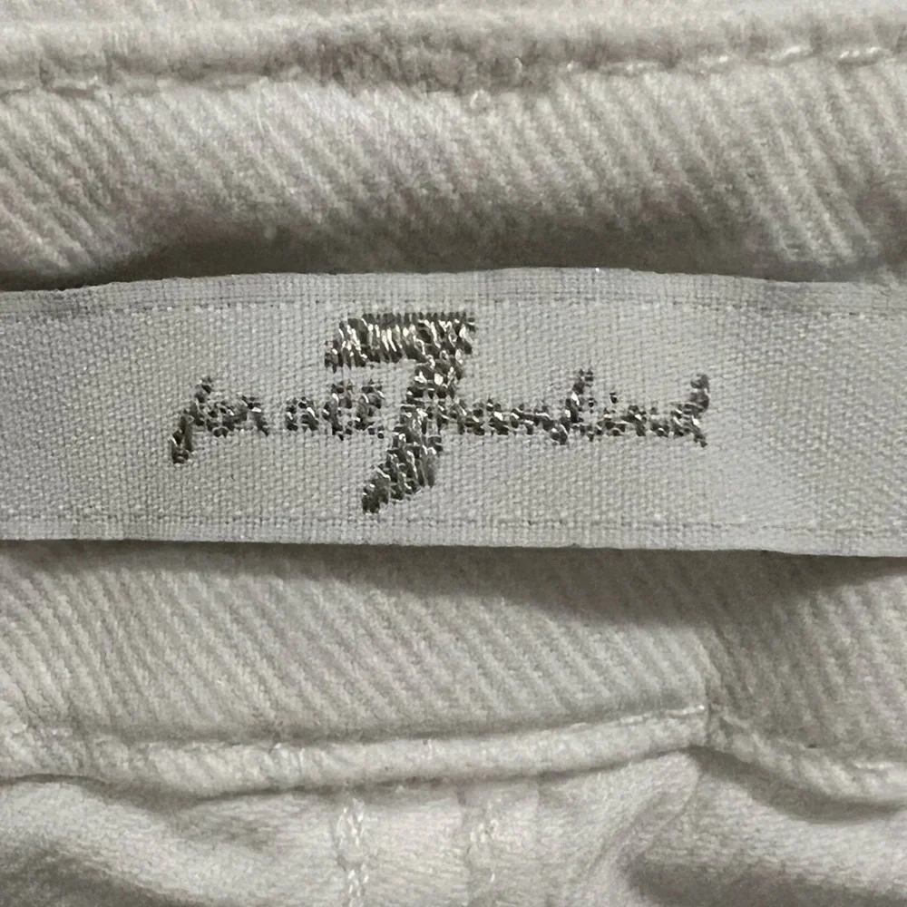 30. 7 For All Mankind white skinny denim pant with raw hem. Size 29 - Picture 5 of 13